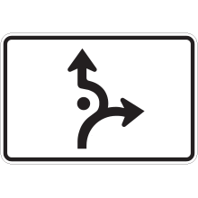 Panonceau de direction à droite ou tout droit (carrefour giratoire)
